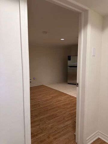 For Lease - 34 Clovercrest Road Unit# Basement (side door), Toronto, Ontario - Photo 5