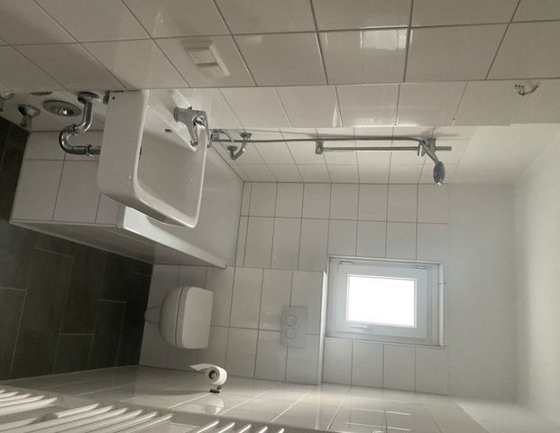 Top renovierte 2,5-Zimmer-Wohnung mit Balkon in ruhiger Lage - Foto 1