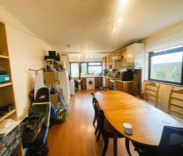 5 bedroom semi-detached house to rent - Photo 5