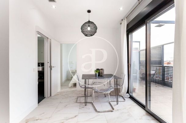 Luxury penthouse for rent in Hortaleza, Spain - Photo 1