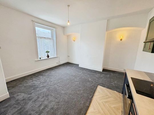 2 bedroom house to rent - Photo 1