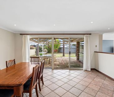 Spacious family home with large outdoor alfresco Entertaining area - Photo 3