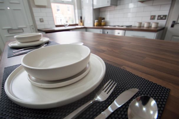 Royal Park Mount, Hyde Park, LS6 1HL, Leeds - Photo 1