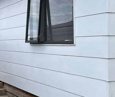 Charming 2BR Home in Westbrook! - Photo 5