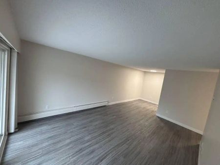 Beachwood — Kelly Court - Photo 3