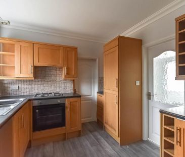 3 bedroom end of terrace house to rent - Photo 3