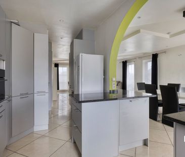 Ruim en energiezuinig 3-slaapkamer appartement te Hechtel - Photo 1
