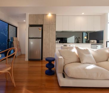 Townhouse in the Heart of Brunswick West - Photo 6