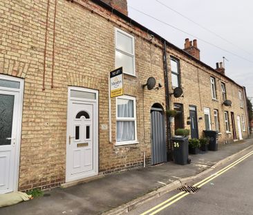 2 bedroom Mid Terraced House to let - Photo 1