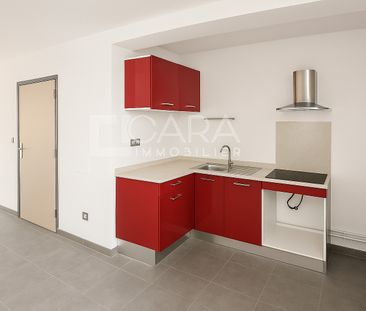 Location Appartement 2 pièces 44m² REMIRE MONTJOLY 97354 - Photo 1