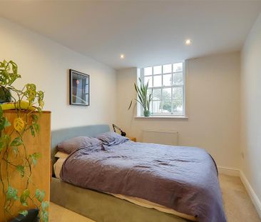 3 bedroom end of terrace house to rent - Photo 5