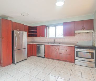 For Lease - 10 Braidwood Lake Road, Brampton, Ontario - Photo 5