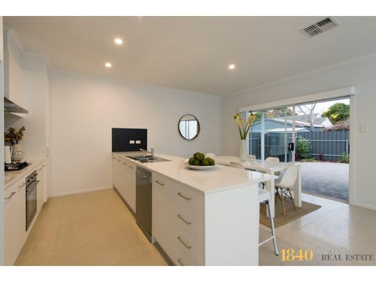 Fantastic 3 Bedroom Home! - Photo 1