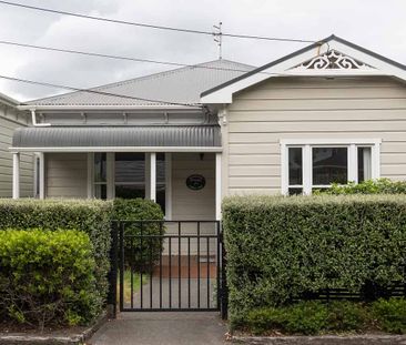 Charming 3-bedroom cottage - Photo 3