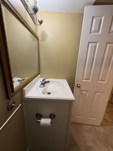 For Lease - 4 Ridgemore Crescent, Brampton, Ontario - Photo 4