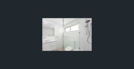 Bright Beachside Apartment with Ocean Views - Photo 4