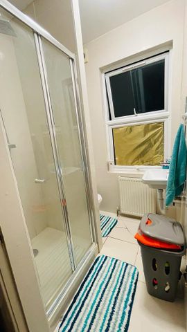 House share to rent - Photo 4