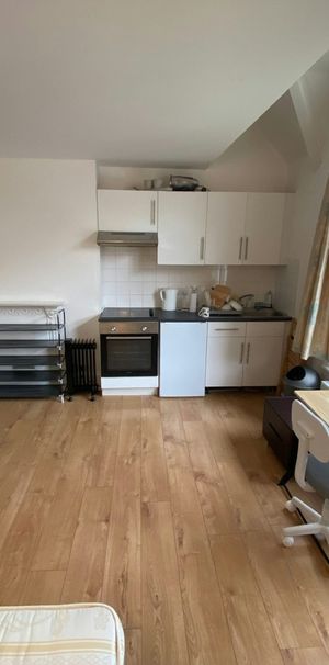 Flat to rent on - Photo 1