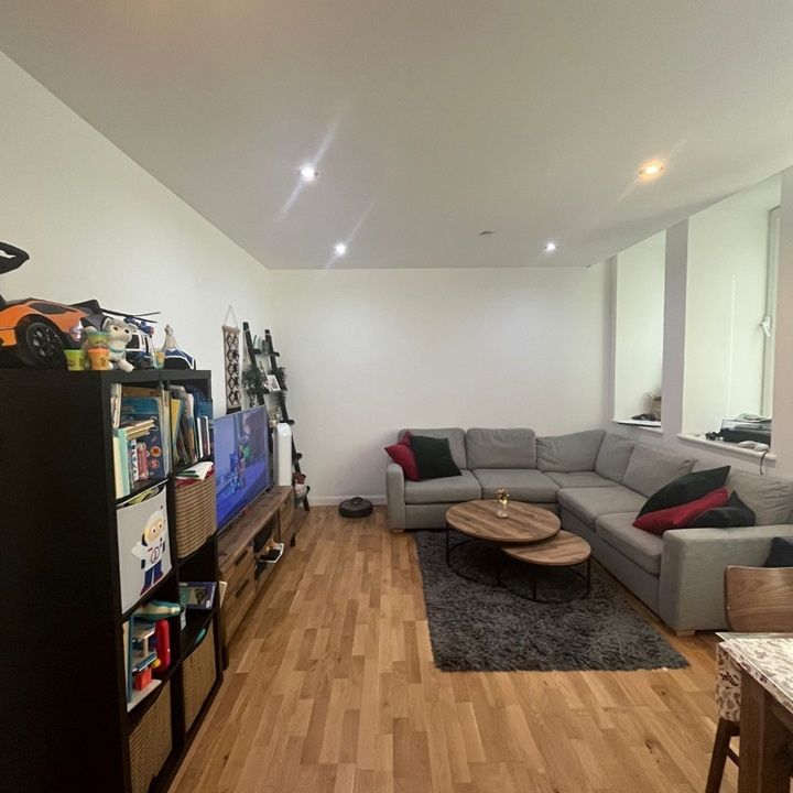 2 Bed Flat, Emerald House, CR0 - Photo 1