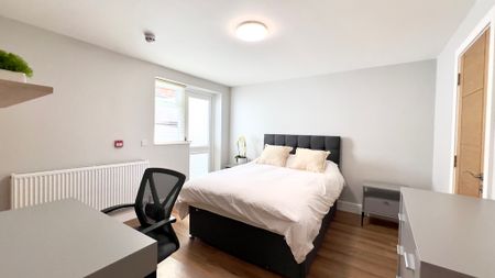 6 Bed Student Accommodation - Photo 4