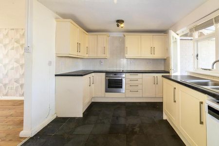 3 bedroom terraced house to rent - Photo 4