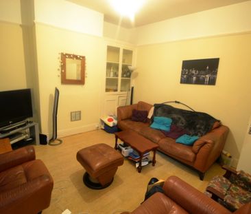 Laytonia Avenue, Heath - Photo 1