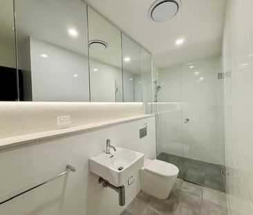 Conveniently Located Furnished Designer Studio on Ground Floor | Av... - Photo 6