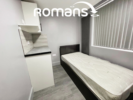 1 bedroom in a house share to rent - Photo 1