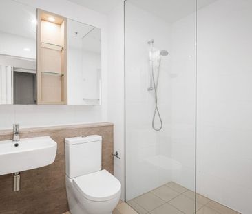 Contemporary One Bedroom with Abundant Natural Light! - Photo 4