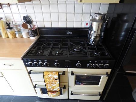 3 bedroom end of terrace house to rent - Photo 4