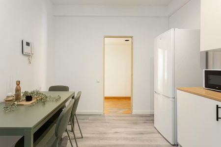 Via Augusta, Barcelona, Catalonia 08017 - Photo 2