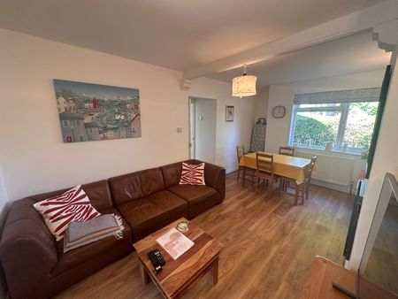 4 bedroom house - Photo 3