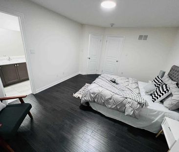 For Lease - 12 Aspen Hill Road, Brampton, Ontario - Photo 5