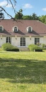 A LOUER EN MEUBLE MAISON FAMILIALE DANS LE QUARTIER DU BOIS SAINT DENIS A CHANTILLY - Photo 3