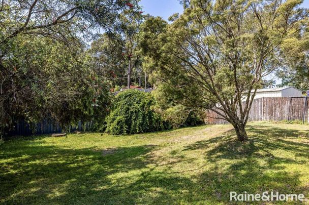 Lovely 3 Bedroom family home walking distance to waterfront - Photo 1