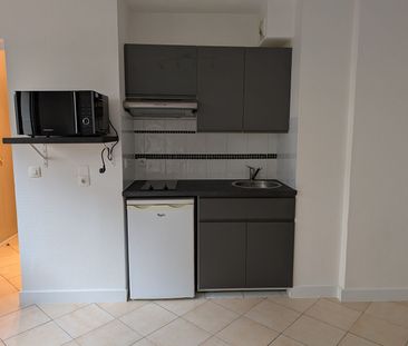 Location Appartement 1 pièce 23m² - Photo 3