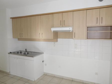 Location Appartement 4 pièces 82m² LA MOTTE SERVOLEX 73290 - Photo 2