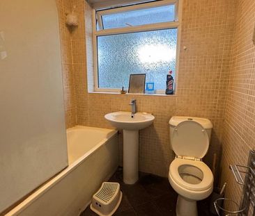 4 bedroom terraced house to rent - Photo 2