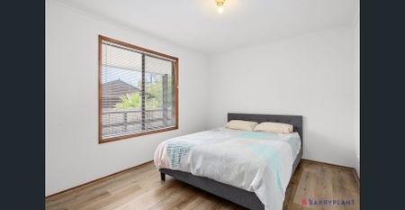 Sun-Filled Living in a Quiet Wimbledon Heights Pocket - Photo 3