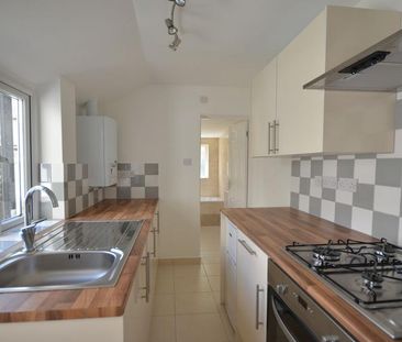 2 bedroom terraced house to rent - Photo 4