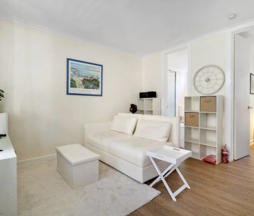 Love the location, live the bayside lifestyle – FURNISHED - Photo 1