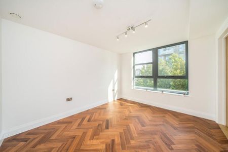 3 bedroom flat to rent - Photo 3