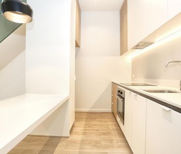 Stylish, modern and conveniently located - Photo 5