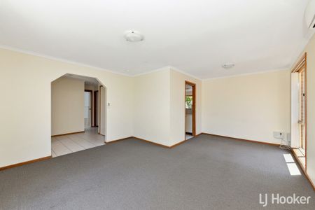 13 Leisler Place, Palmerston ACT, Belconnen - Photo 2