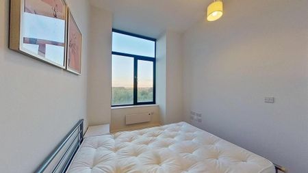 2 bedroom flat to rent - Photo 2