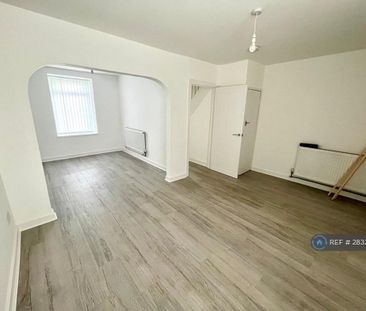 3 bedroom terraced house to rent - Photo 4