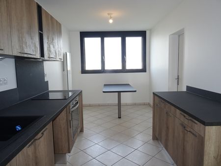 Location Appartement 5 pièces 104m² ST JEAN DE LA RUELLE 45140 - Photo 5