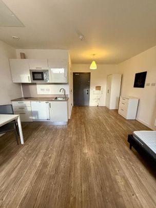 Studio to rent - Photo 1