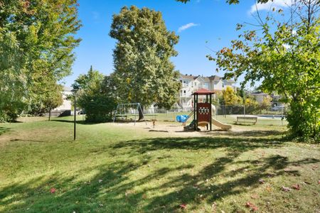 For Lease - 1599 Lassiter Terrace Unit# 413, Beacon Hill North - South and Area, Ontario - Photo 5