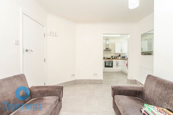 5 bed Semi-Detached House for Rent - Photo 1